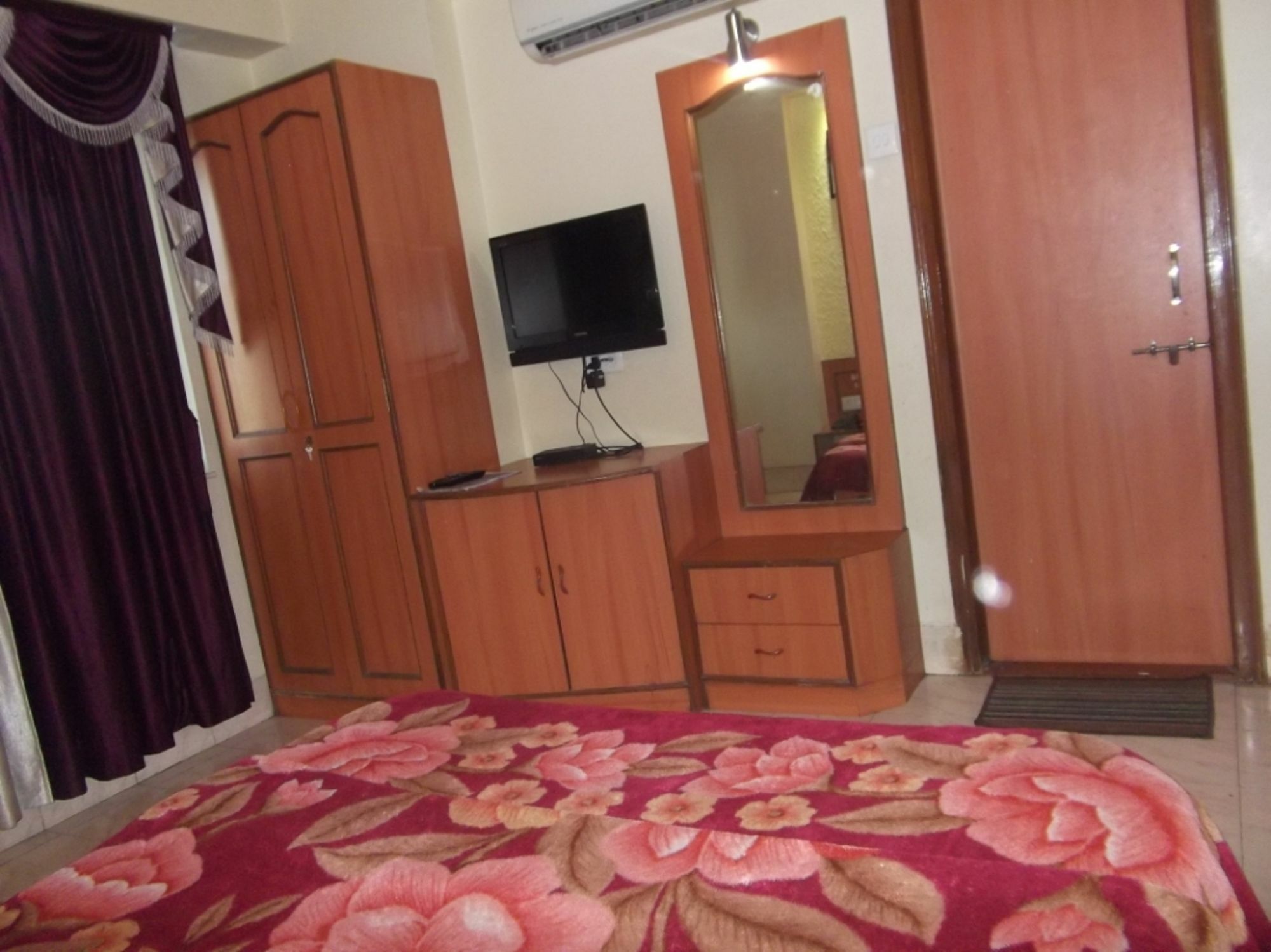 Hotel Ravikant Pune Bagian luar foto