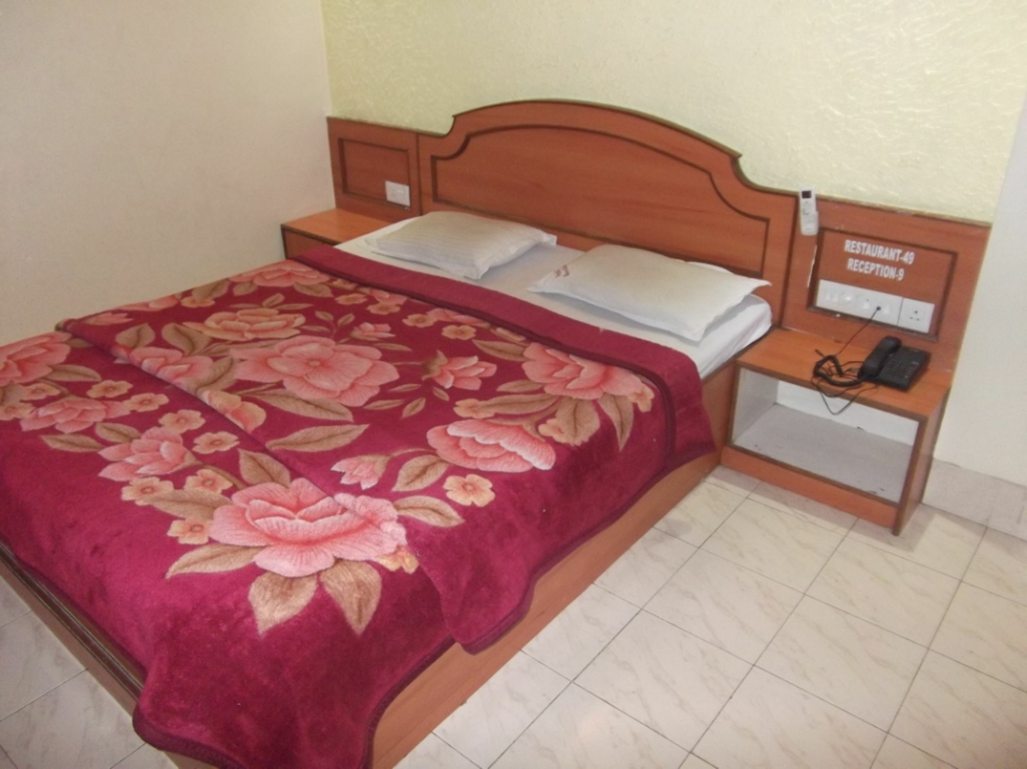 Hotel Ravikant Pune Bagian luar foto