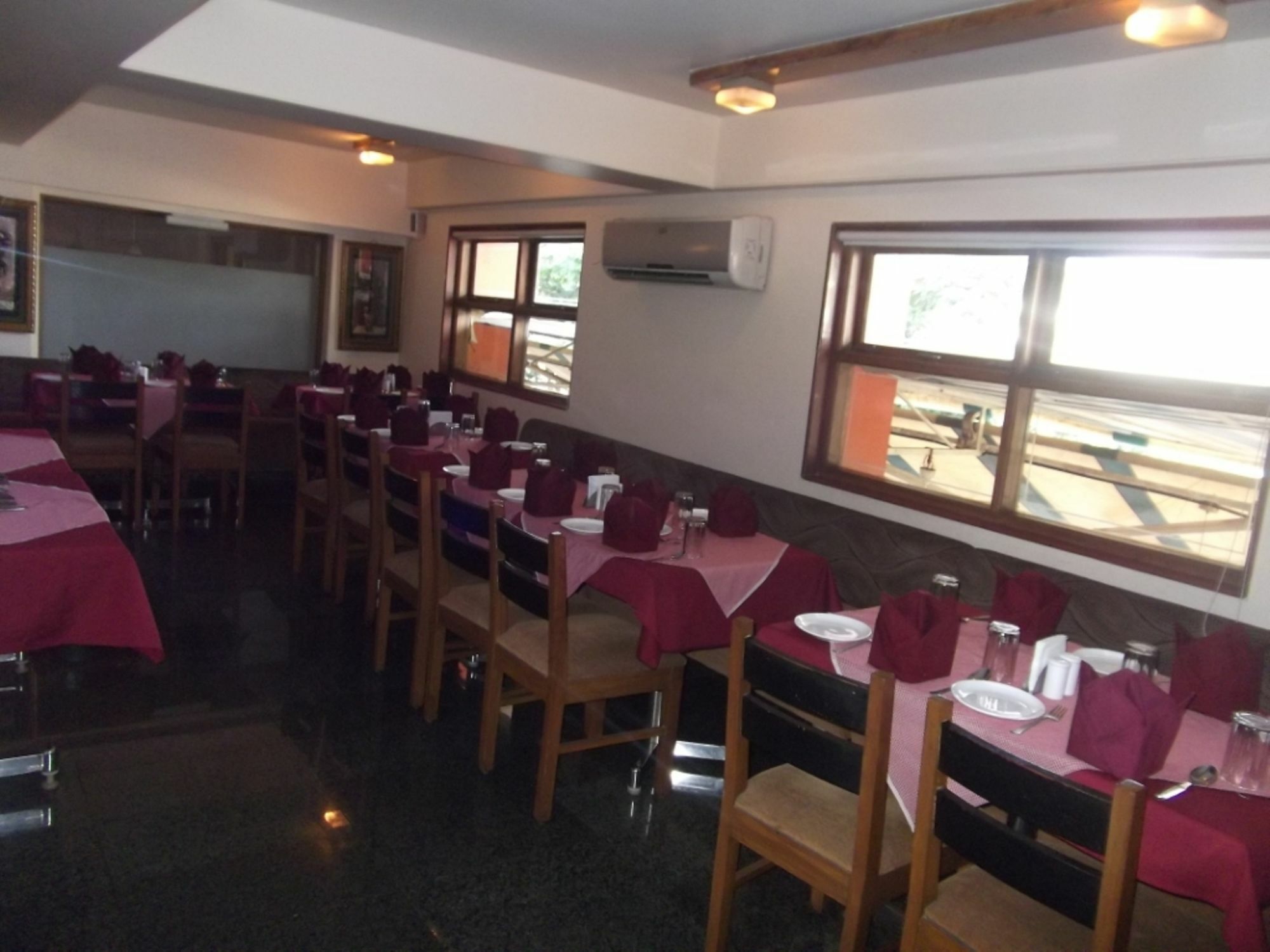 Hotel Ravikant Pune Bagian luar foto