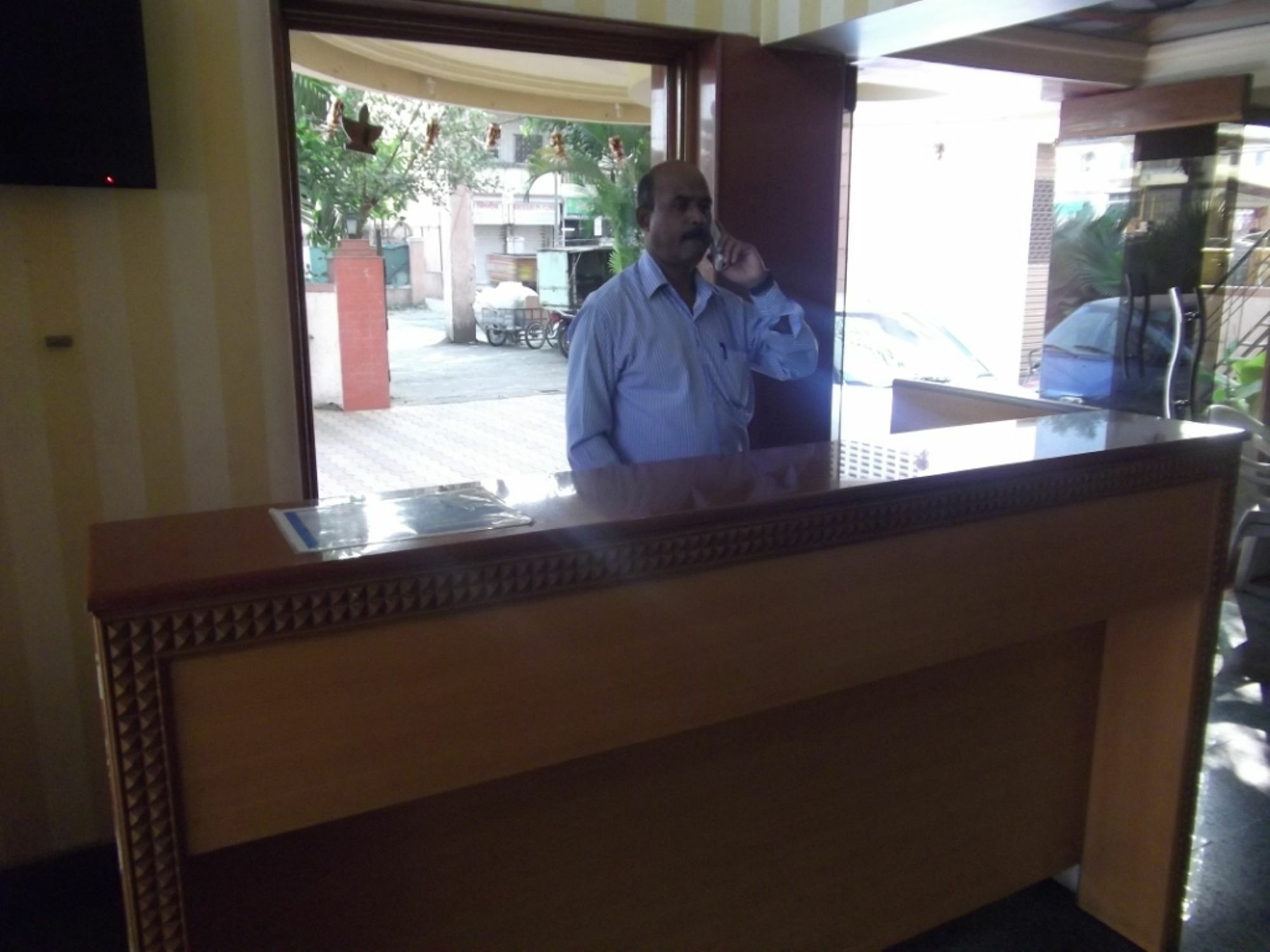 Hotel Ravikant Pune Bagian luar foto